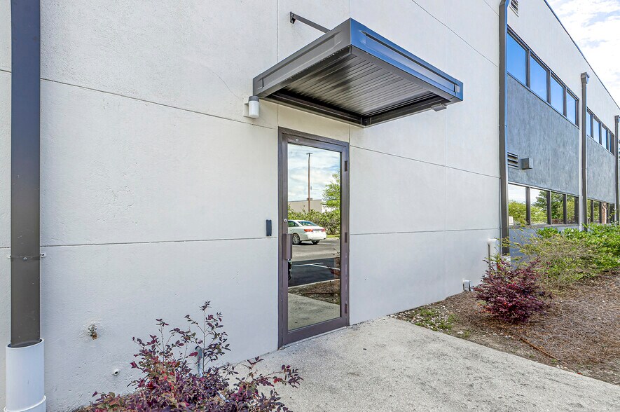 More Photos Of 2155 N Park Ln, Charleston Office For Lease