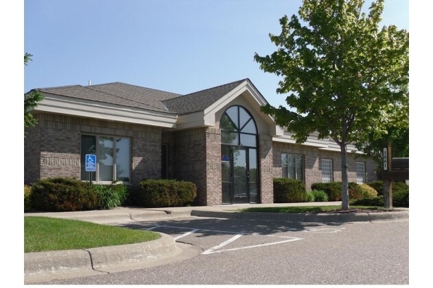 More Photos Of 1881 NW Station Parkway, Andover Office Residential For Lease