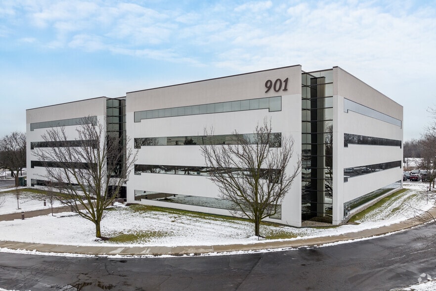 More Photos Of 901 Tower Dr, Troy Coworking Space