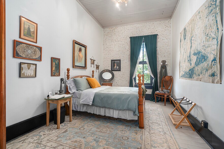More Photos Of 411 E Front Ave, Chester Hospitality For Sale