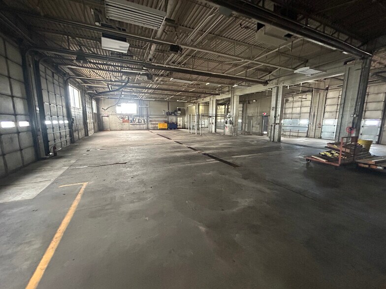 More Photos Of 570 Hardman Ave S, South Saint Paul Distribution For Sale