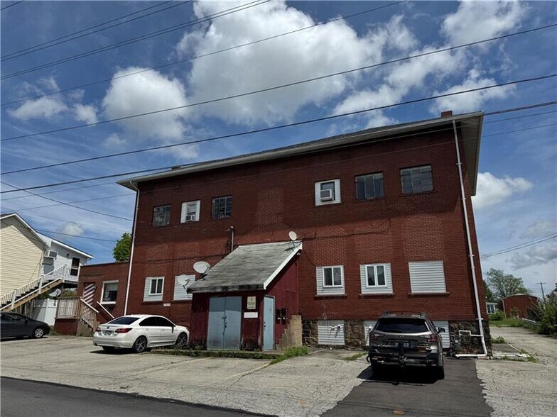 More Photos Of 934 Wood St, Latrobe Apartments For Sale