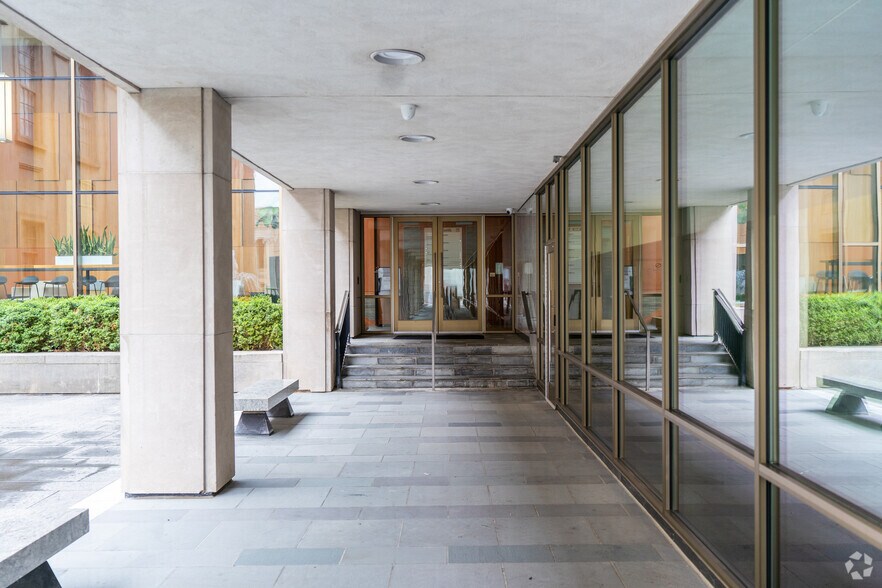 More Photos Of 10 N High St, West Chester Office For Lease