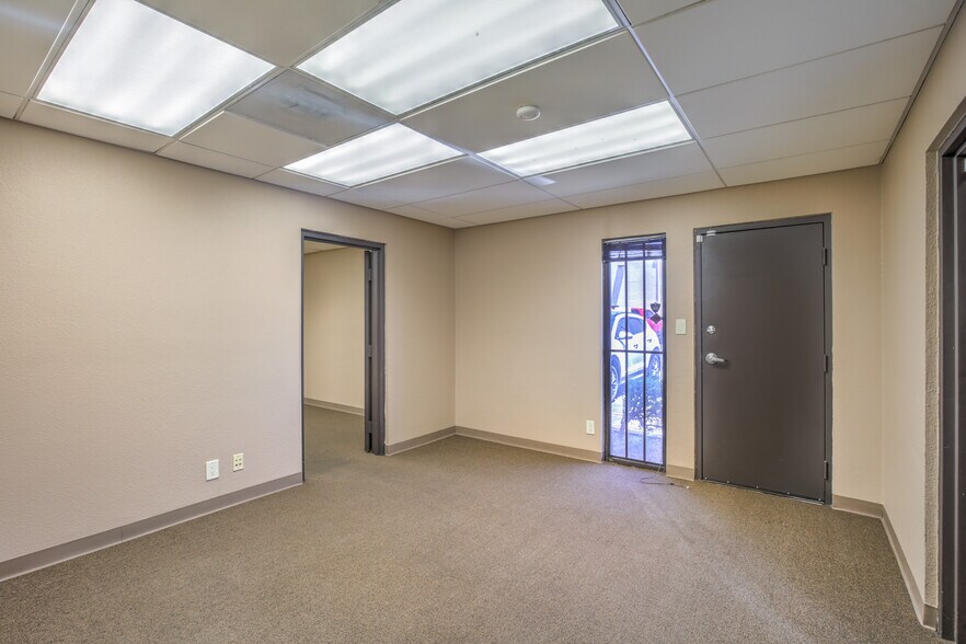 More Photos Of 3320-3340 W Wynn Rd, Las Vegas Office Residential For Lease