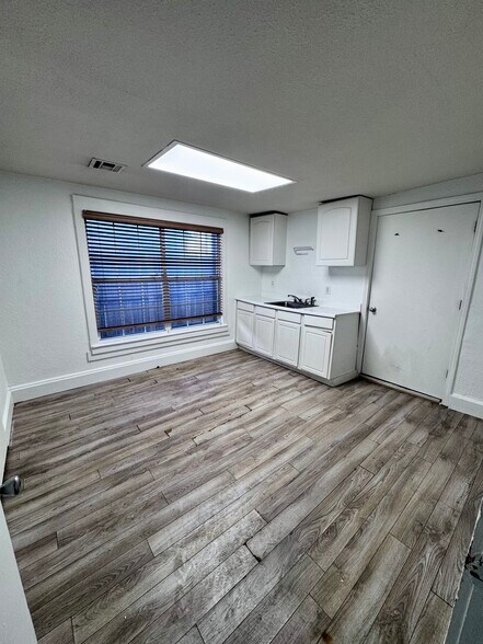 More Photos Of 510 N Lynn Riggs Blvd, Claremore Office Residential For Sale