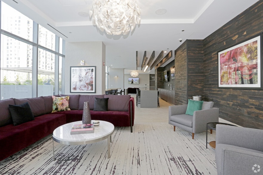 More Photos Of 1140 N Wells St, Chicago Apartments For Lease