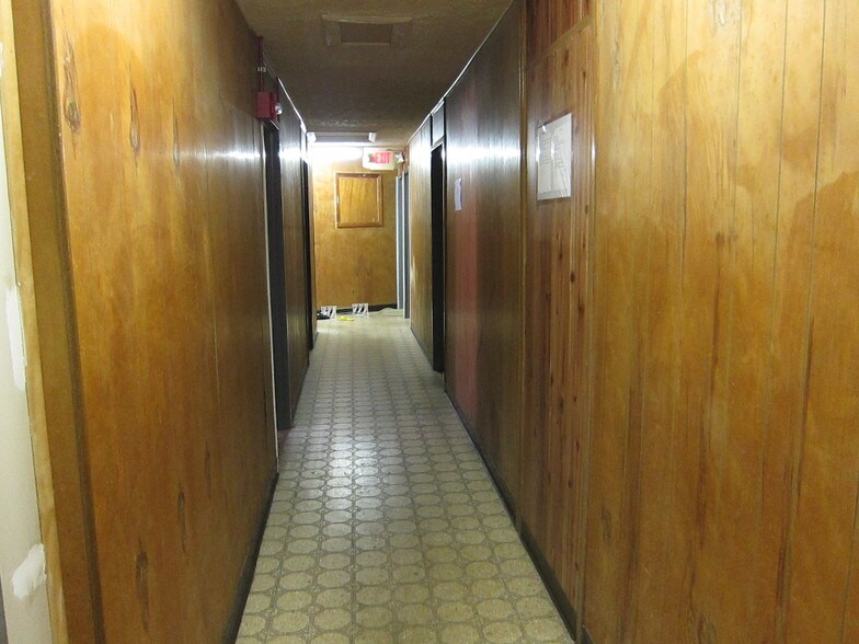 More Photos Of 715-717 Burnside Ave, East Hartford Freestanding For Lease