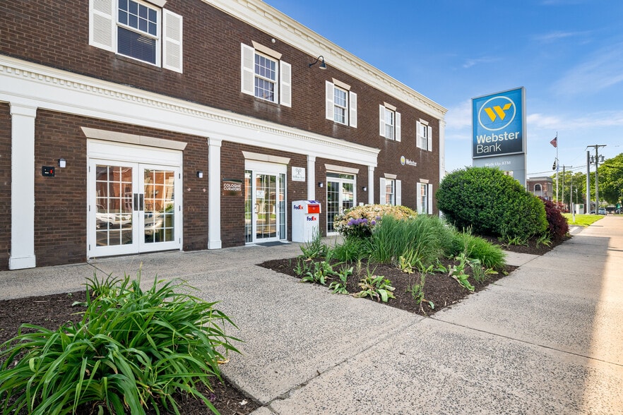 More Photos Of 132 Main St, Southington Bank For Lease