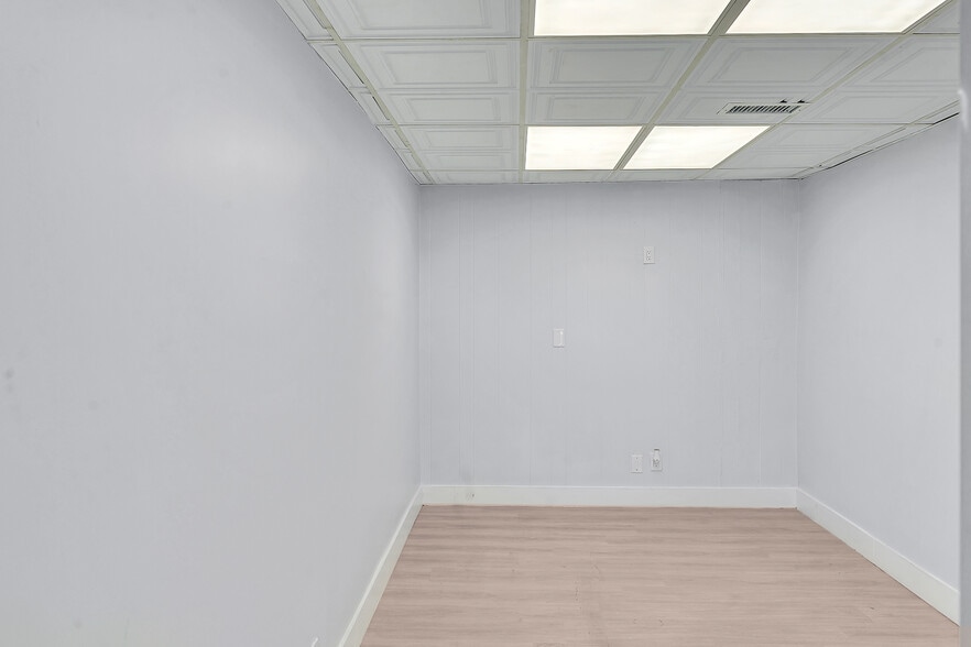 More Photos Of 6240-6244 Miramar Pky, Miramar Medical For Lease