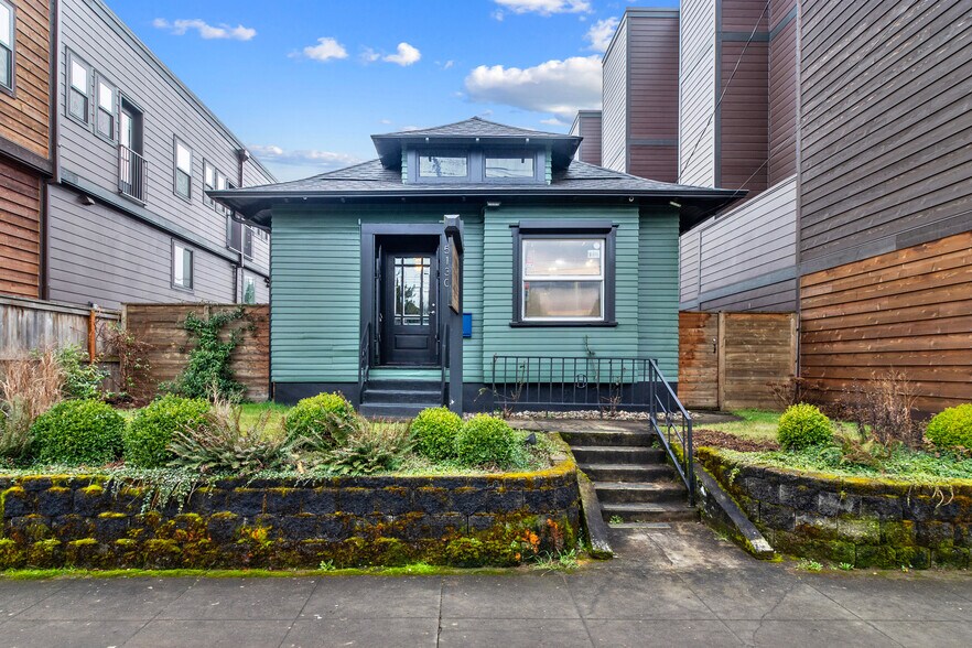 More Photos Of 5130 N Lombard St, Portland Freestanding For Sale