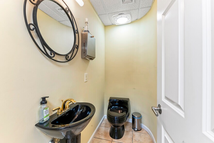More Photos Of 330 New Brunswick Ave, Fords Office For Sale