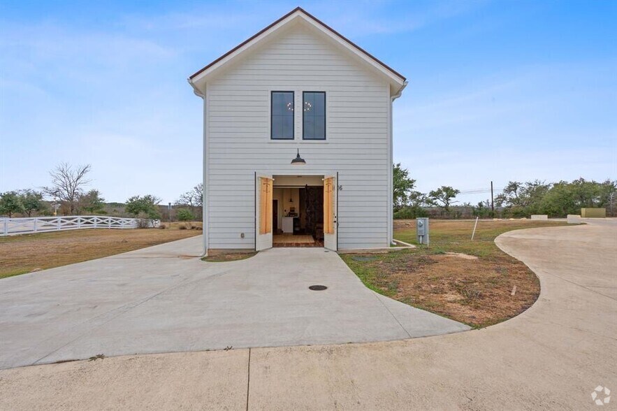 More Photos Of 1006 Frost Ave, Driftwood Loft Creative Space For Sale