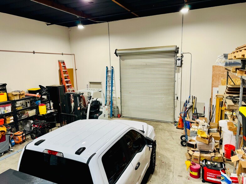 More Photos Of 2368 Eastman Ave, Ventura Distribution For Sale