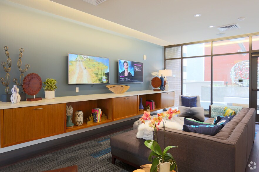 More Photos Of 1221 SW 11th Ave, Portland Apartments For Lease