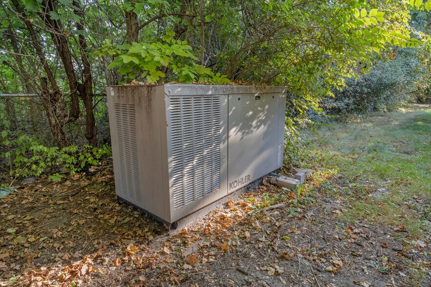 More Photos Of 435 Sumpter rd, Belleville Hospital For Sale