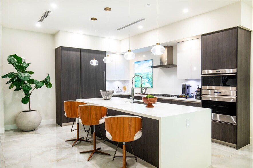 More Photos Of 490 E Palmetto Park Rd, Boca Raton Office For Sale