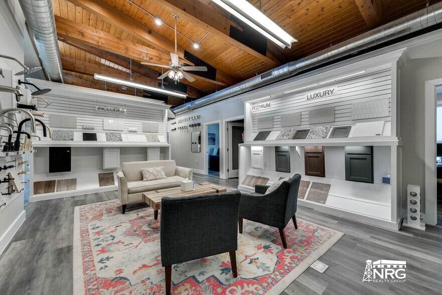 More Photos Of 6718 TX-349, Midland Office For Sale