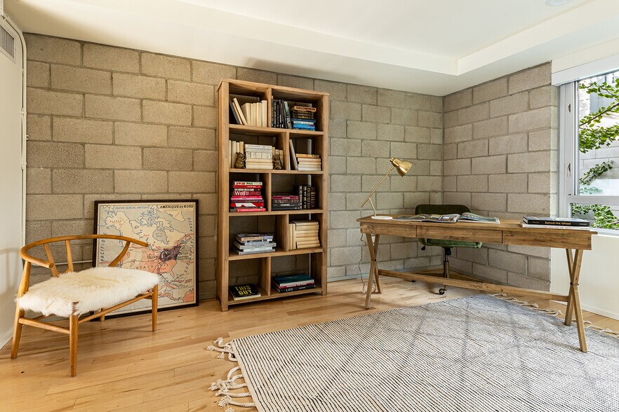 More Photos Of 3450 Cahuenga Blvd W, Los Angeles Office Residential For Lease