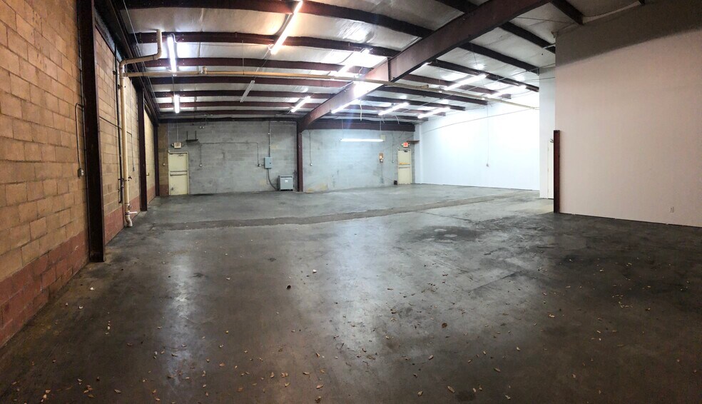 More Photos Of 10541 FM 1960 Rd W, Houston Warehouse For Sale