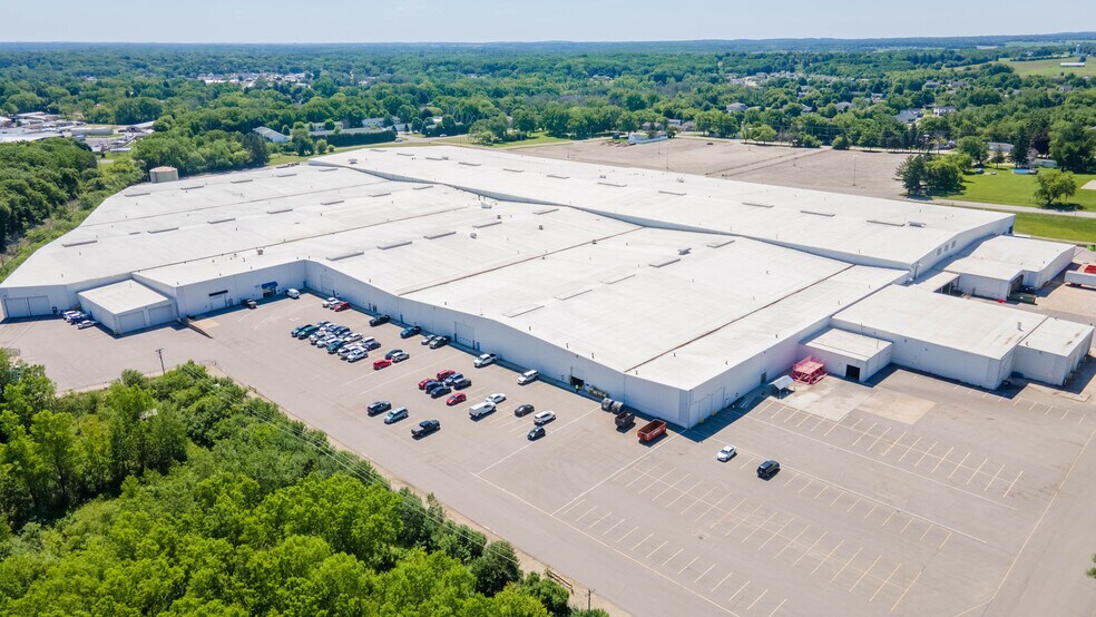 More Photos Of 1220 W Fulton St, Edgerton Warehouse For Lease