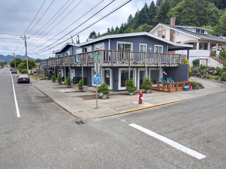 More Photos Of 582 Winchester Ave, Reedsport Storefront Retail Residential For Sale