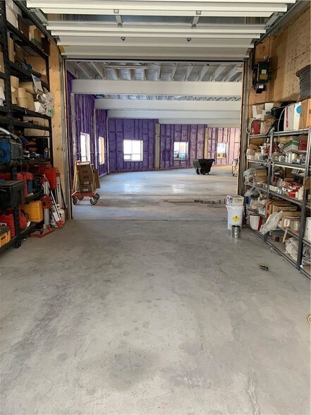 More Photos Of 255-257 Ste-anne Ave, Ottawa Warehouse For Lease