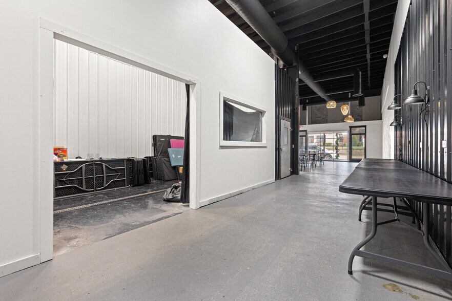 More Photos Of 218 N Main St, Beaver Dam General Retail For Sale