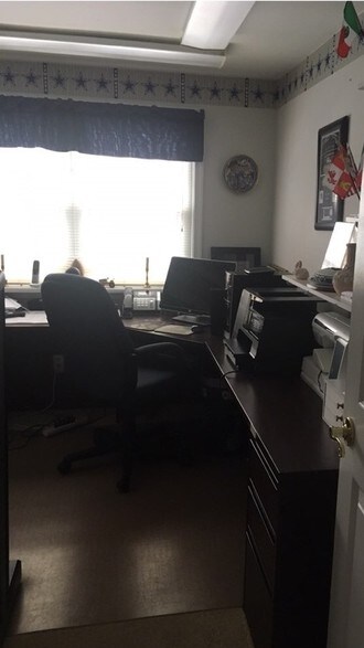 More Photos Of 1808-1810 Mount Holly Rd, Burlington Flex For Sale