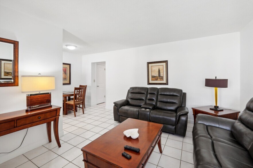 More Photos Of 1201 S Federal Hwy, Hollywood Hotel For Sale