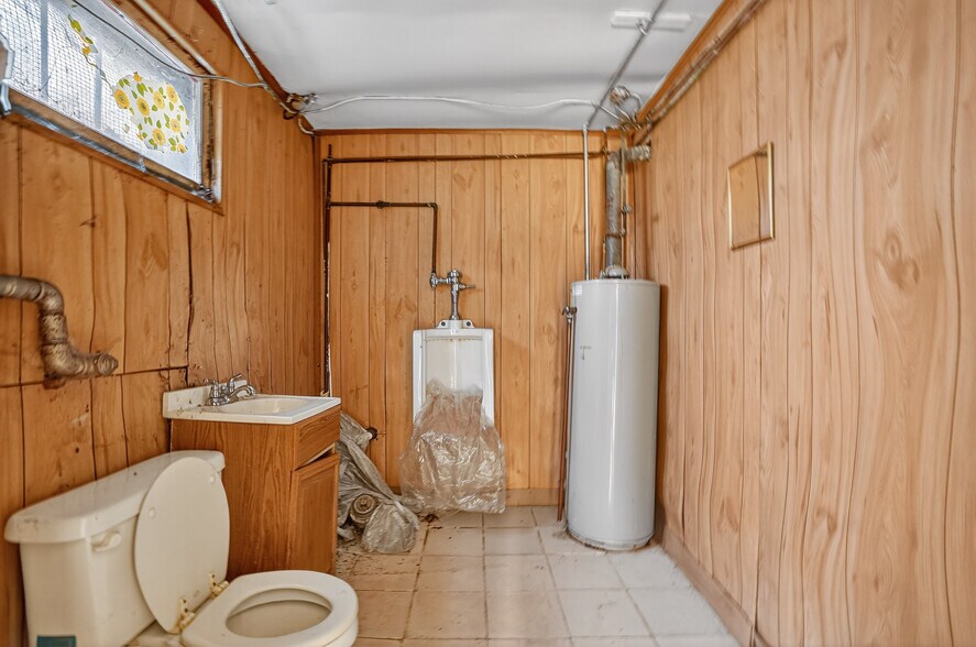 More Photos Of 61 New St, Montclair Specialty For Sale