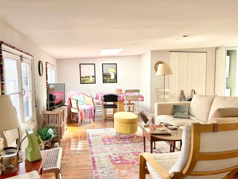 More Photos Of 825 N Charles St, Baltimore Apartments For Sale