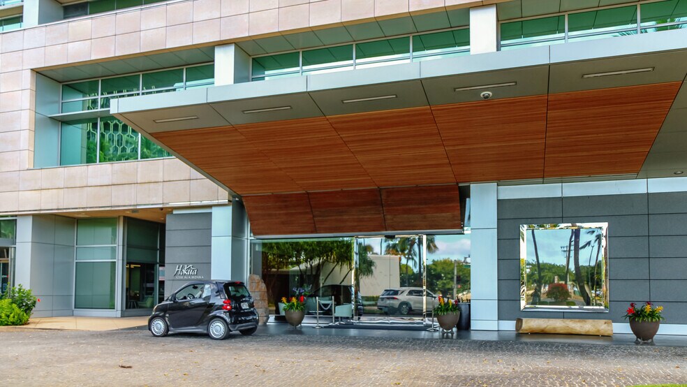 More Photos Of , Honolulu Multifamily For Sale