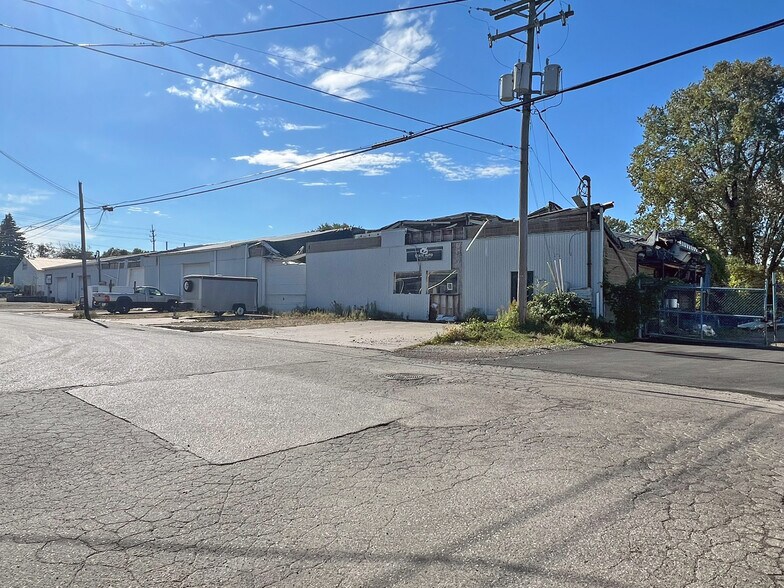 More Photos Of 2010 Schaper Ave, Erie Warehouse For Sale