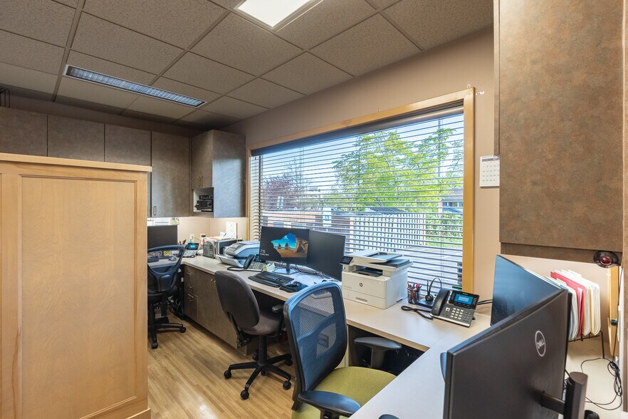 More Photos Of 3136 Squalicum Pky, Bellingham Medical For Sale