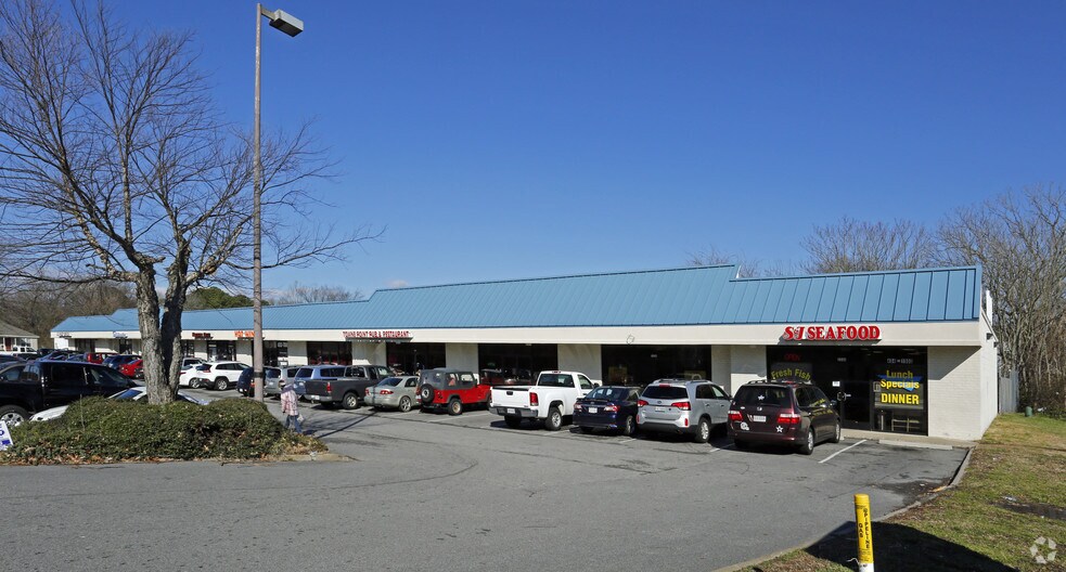 More Photos Of 3546-3590 Towne Point Rd, Portsmouth Storefront For Lease