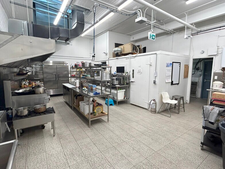 More Photos Of 866 Yates St, Victoria Restaurant For Sale