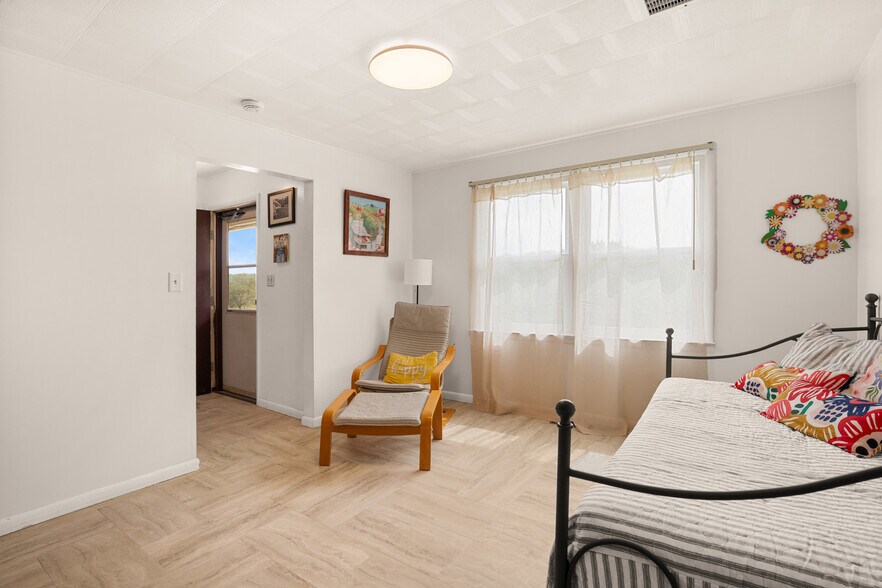 More Photos Of 162 Black Bear Run, Berlin Specialty For Sale