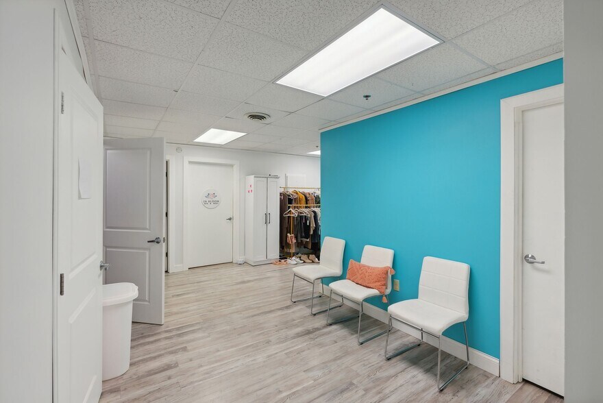 More Photos Of 248 State St, Ellsworth Department Store For Sale