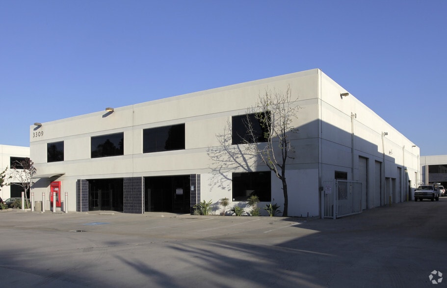 More Photos Of 3309 Miraloma Ave, Anaheim Warehouse For Lease