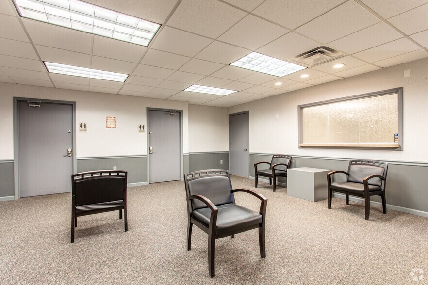 More Photos Of 8940 Kingsridge Dr, Centerville Medical For Sale