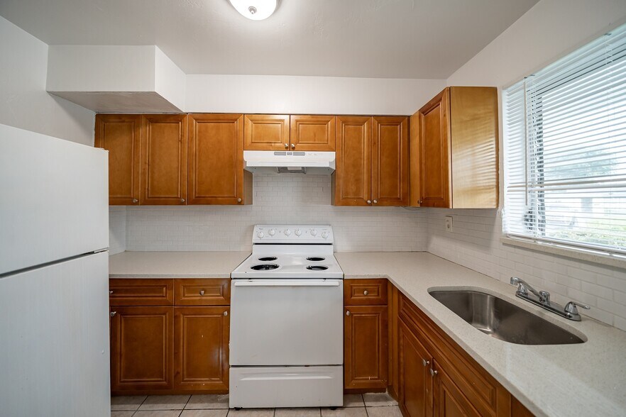 More Photos Of 1241-1251 W River Dr, Margate Apartments For Sale