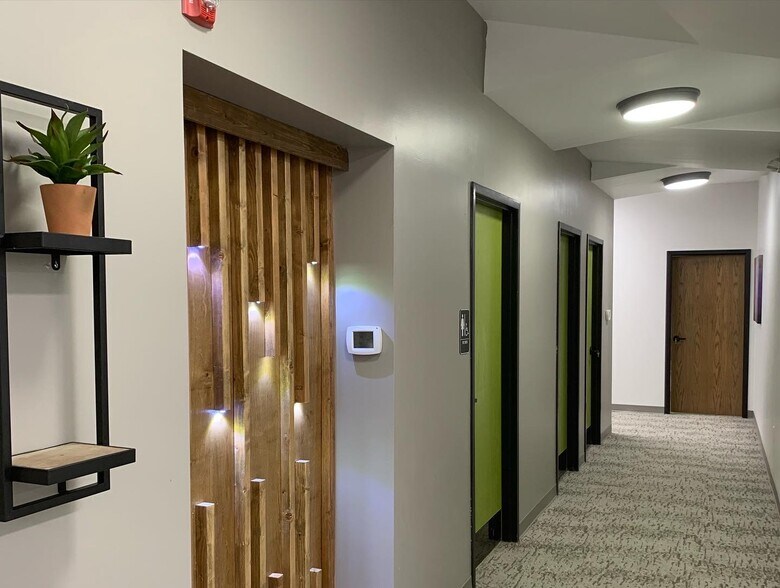 More Photos Of 1310 NW Vivion Rd, Kansas City Office For Lease