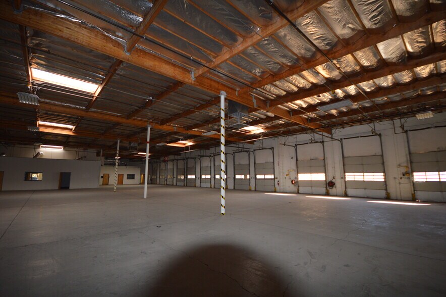 More Photos Of 3701 W Cambridge Ave, Phoenix Warehouse For Lease