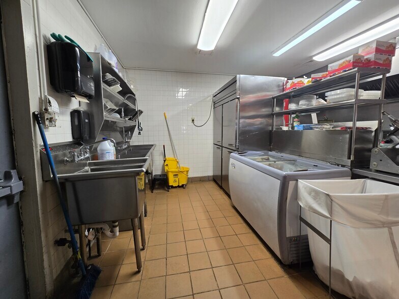 More Photos Of 224 Sparta Ave, Sparta Restaurant For Sale