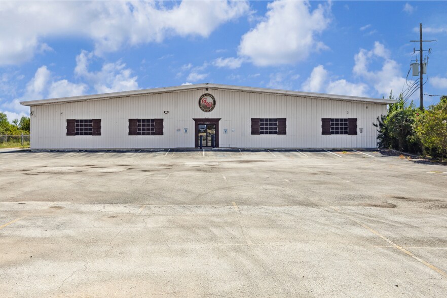 Primary Photo Of 25635 Southwest Fwy, Rosenberg Industrial For Lease