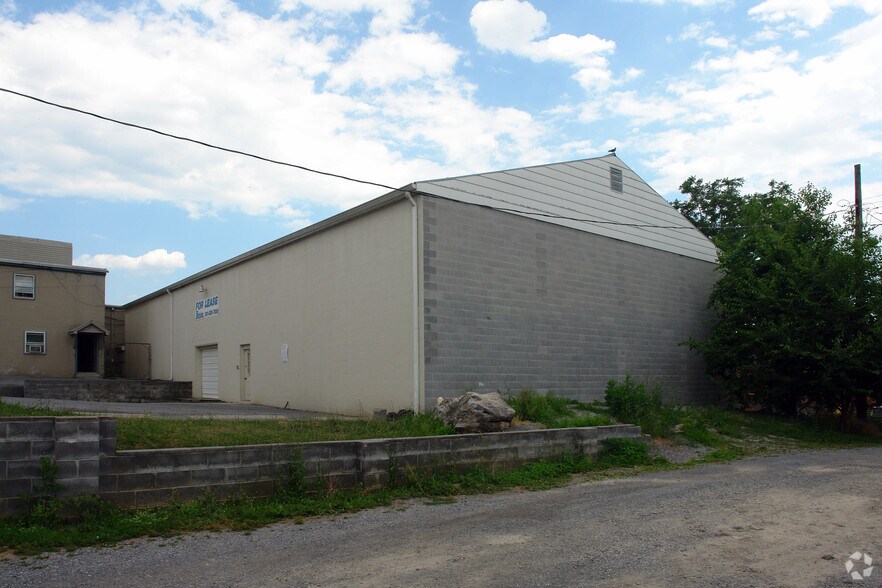 Primary Photo Of 1023 W Washington St, Hagerstown Warehouse For Lease