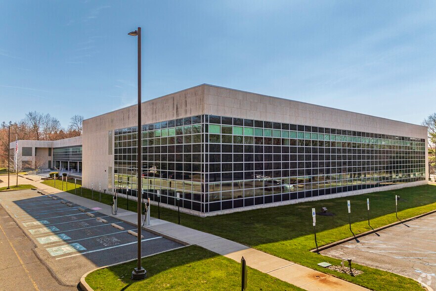 More Photos Of 5 Paragon Dr, Montvale Office For Lease