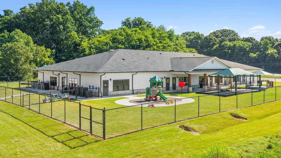 More Photos Of 11461 US 231, Meridianville Daycare Center For Sale