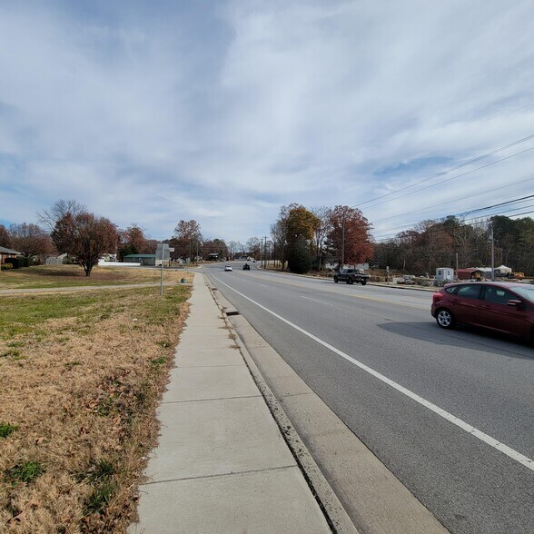 More Photos Of 8203 E Brainerd Rd, Chattanooga Land For Sale