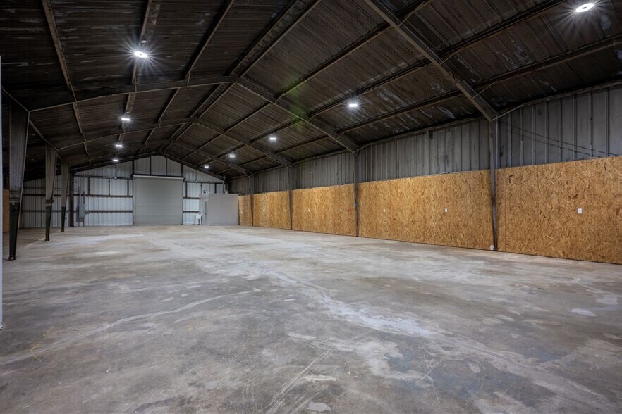 More Photos Of 1122 33rd St, Bakersfield Warehouse For Sale